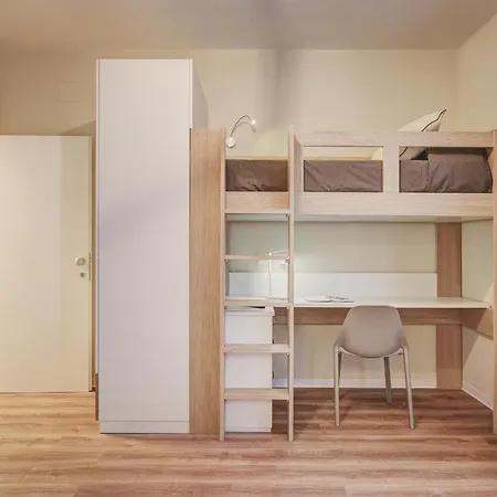 Student Hotel *