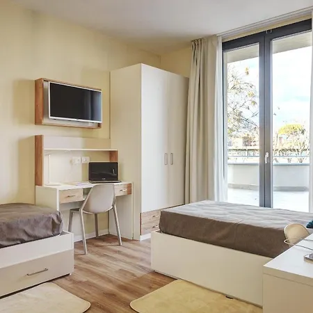 Student Hotel *