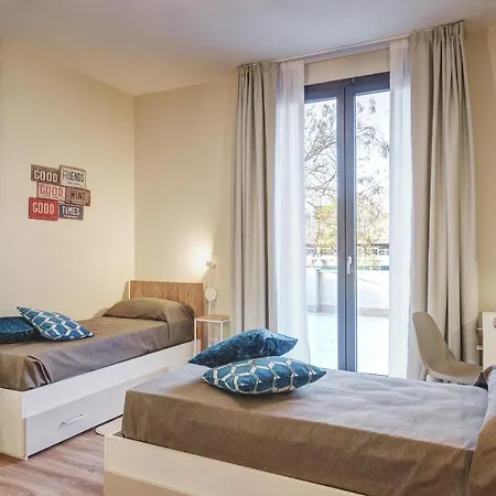 Student Hotel *