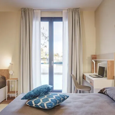 Student Hotel *